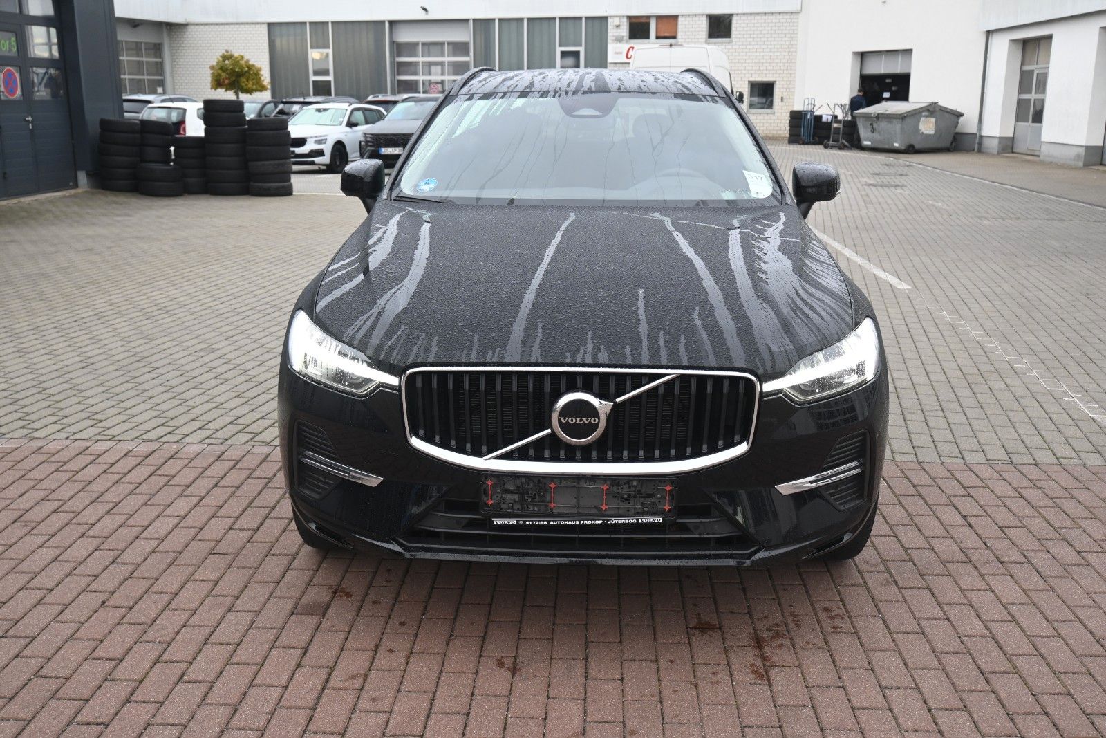 Fahrzeugabbildung Volvo XC60 B4 Benzin Core* LHZG*Allwetter*GoogleMaps*