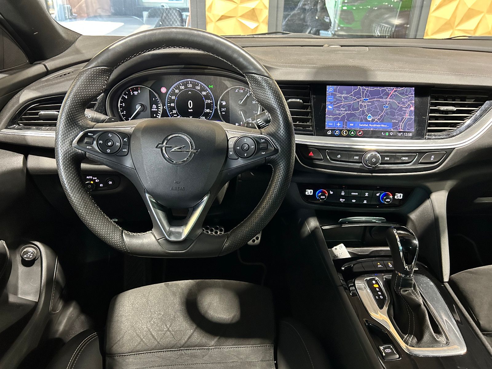 Fahrzeugabbildung Opel Insignia B Sports Tourer Ultimate/8-FACH/APPLE/