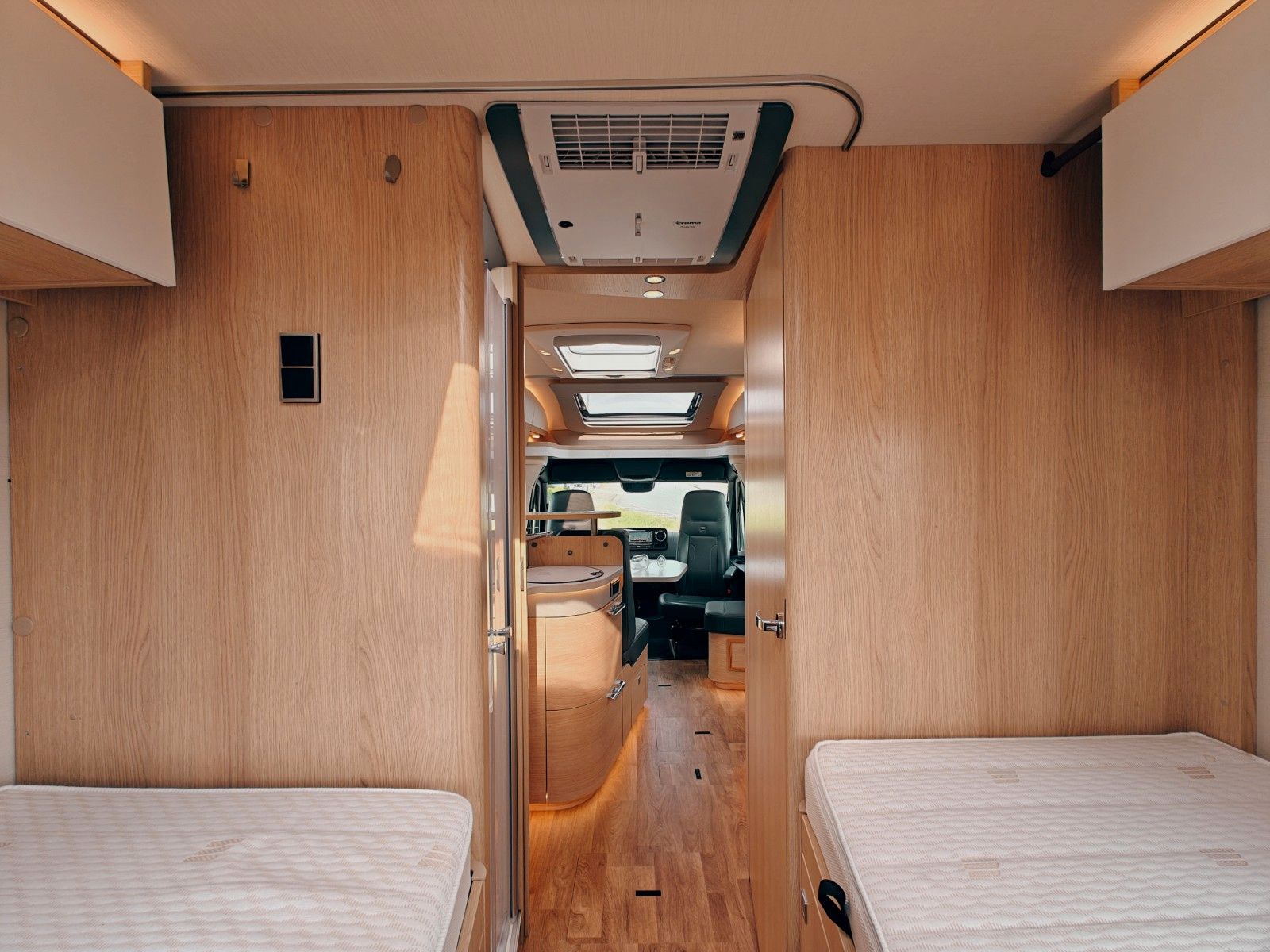 Fahrzeugabbildung HYMER / ERIBA / HYMERCAR B - KLASSE MC T 680 - INDIVIDUAL AUS ERSTBESITZ