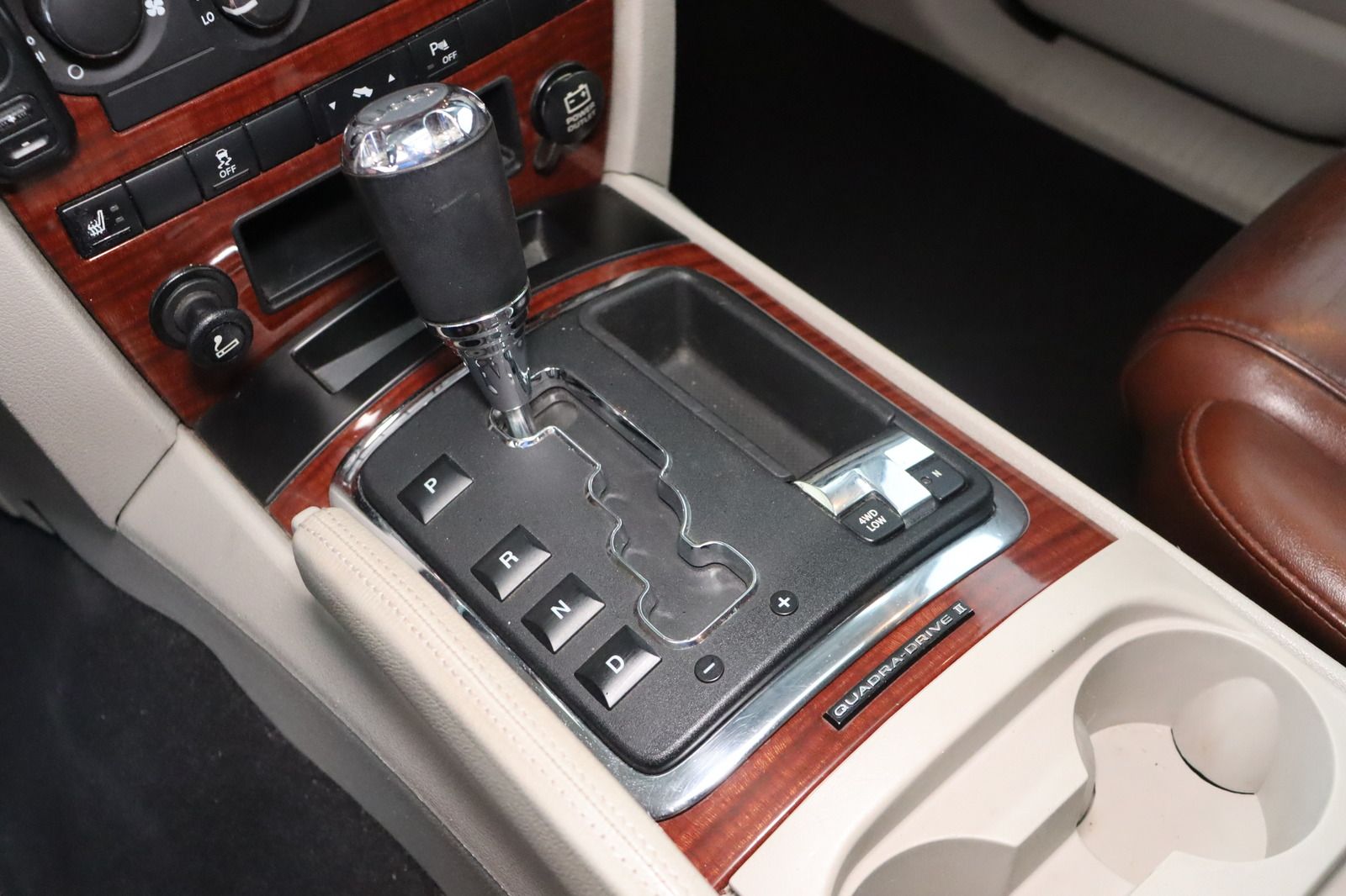 Fahrzeugabbildung Jeep Commander 3.0 CRD Autom.* Standhzg.