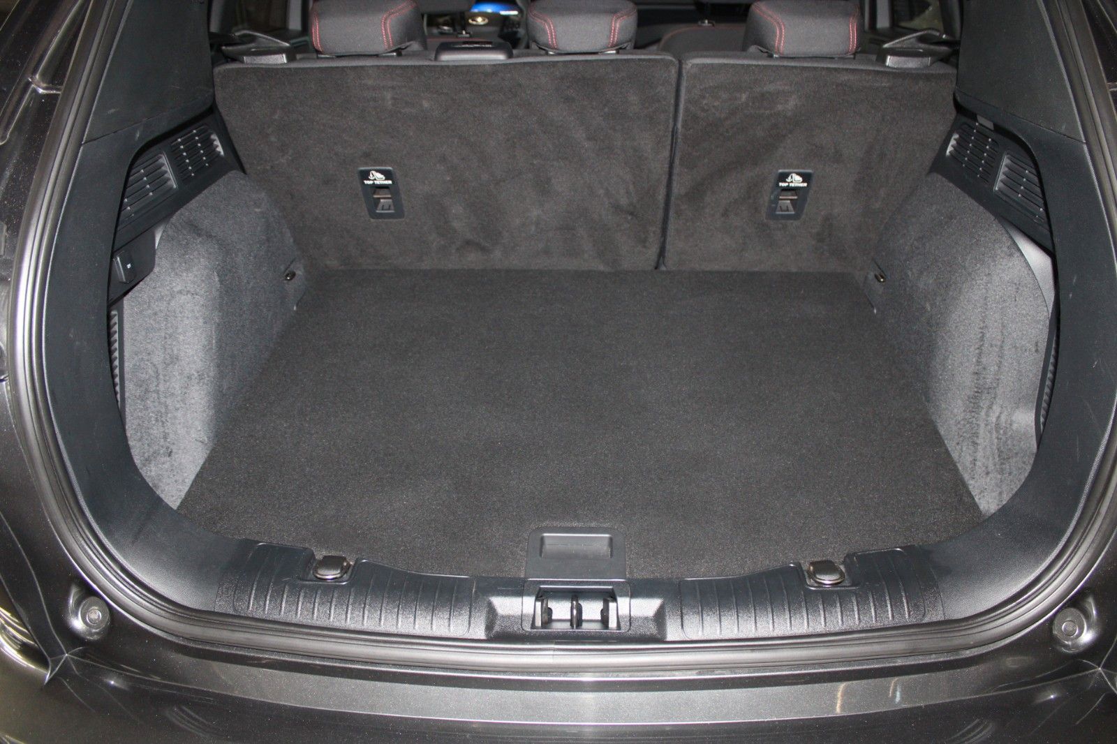 Fahrzeugabbildung Ford Kuga 2.5 PHEV ST-Line Aut. NAVI CAM WinterPaket