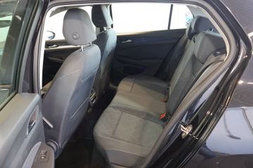 Volkswagen Golf VIII 2.0 TDI Life AID+ACC+LED+CARPLAY+ALU