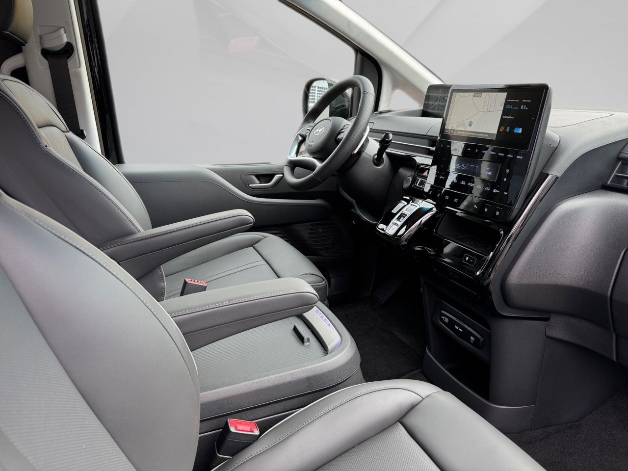 Fahrzeugabbildung Hyundai STARIA SIGNATURE *PANORAMADACH* 2xKlima 360 ACC
