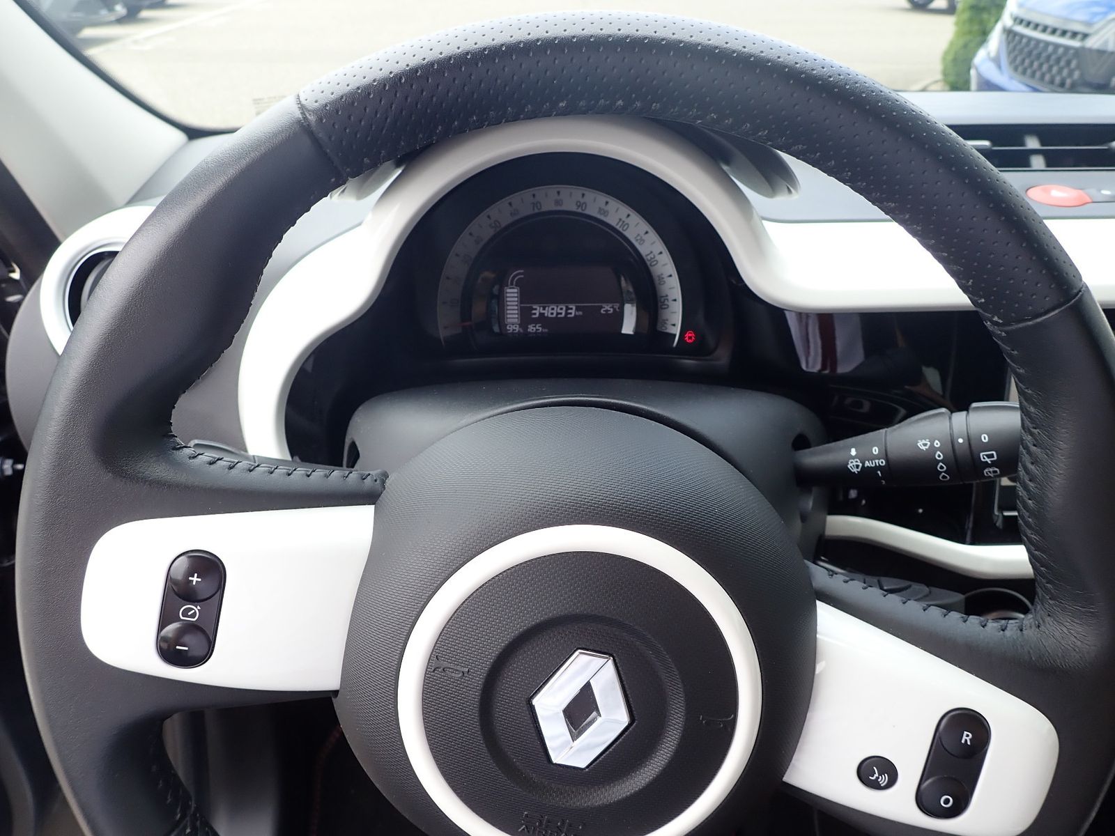 Fahrzeugabbildung Renault Twingo Vibes Electric/22KW/WKR/KAMERA/SH/KLIMA