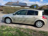 Renault Megane Dynamique 1.9 dCi Klimaautoma Euro 4 AHK - Renault Megane aus 2006 mit Diesel-Antrieb