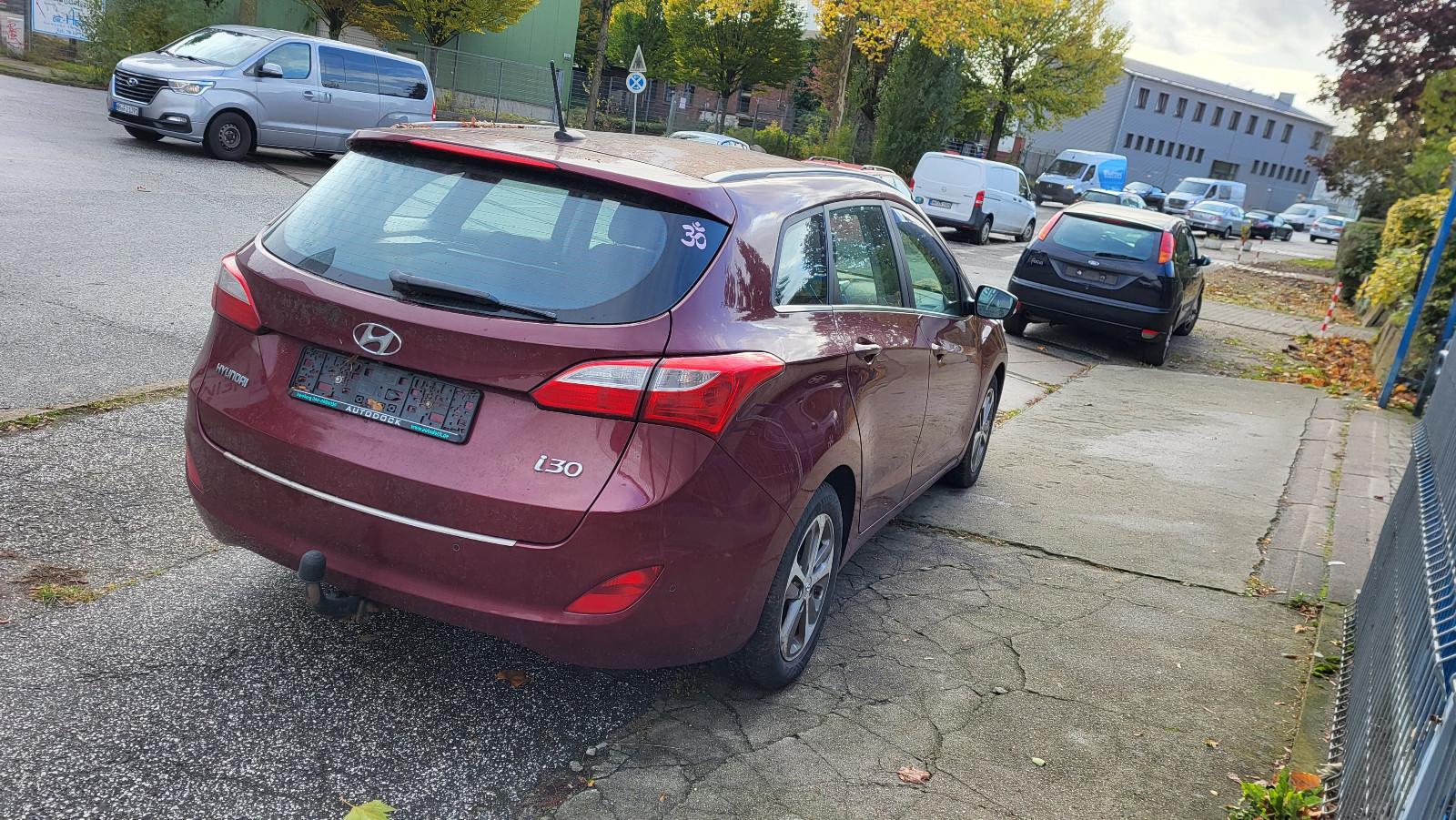 Hyundai i30 2015 — interior