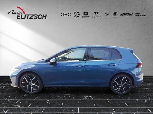 Fahrzeugabbildung Volkswagen Golf VIII EDITION 50 Matrix AHK PANO HUD Kamera