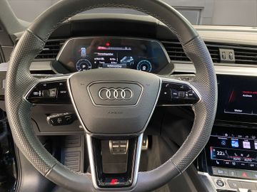 Audi Q8 e-tron - 11