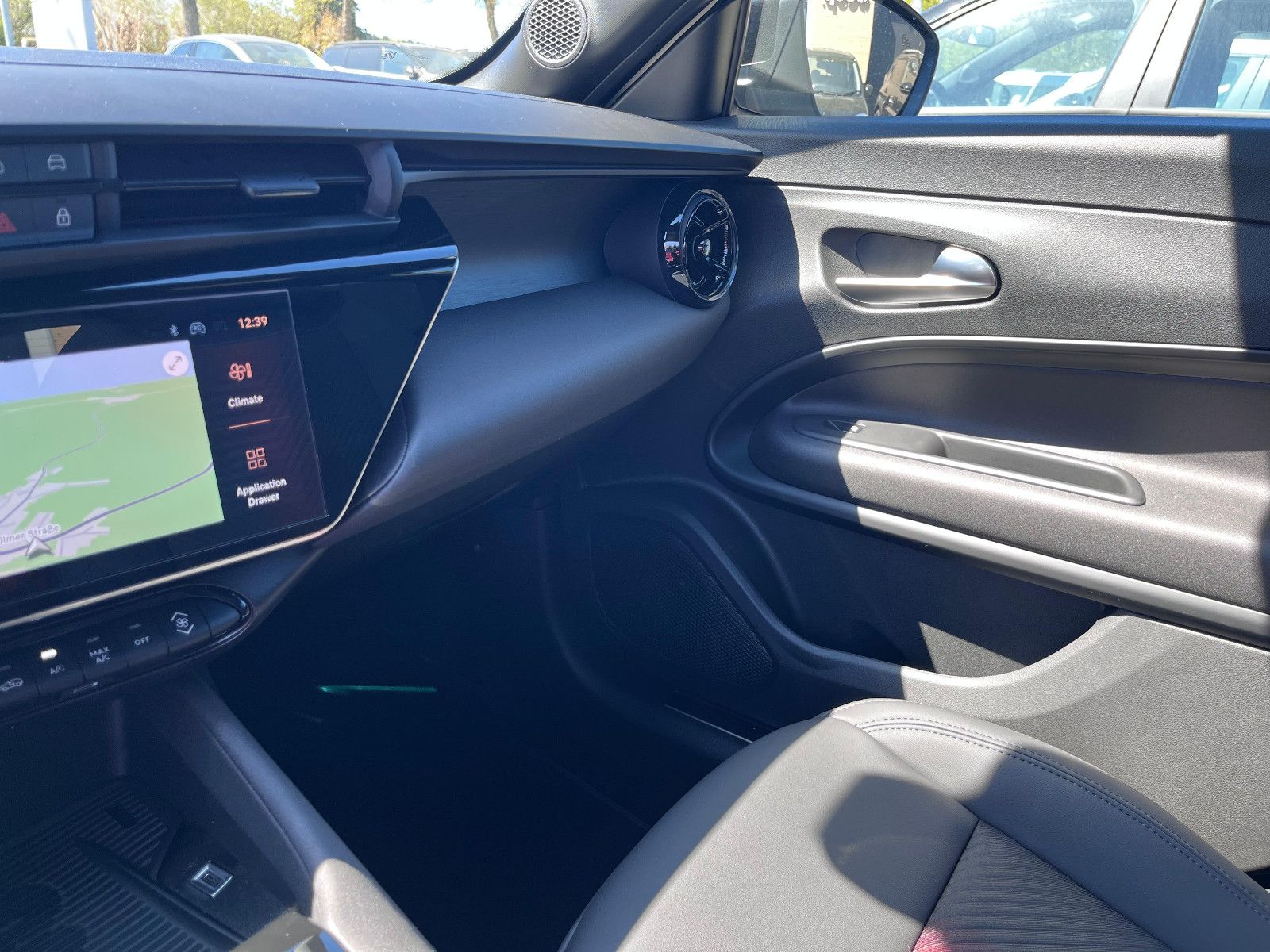Fahrzeugabbildung Alfa Romeo Junior Ibrida 1.2 VGT 48V-Hybrid 107 kW Ti
