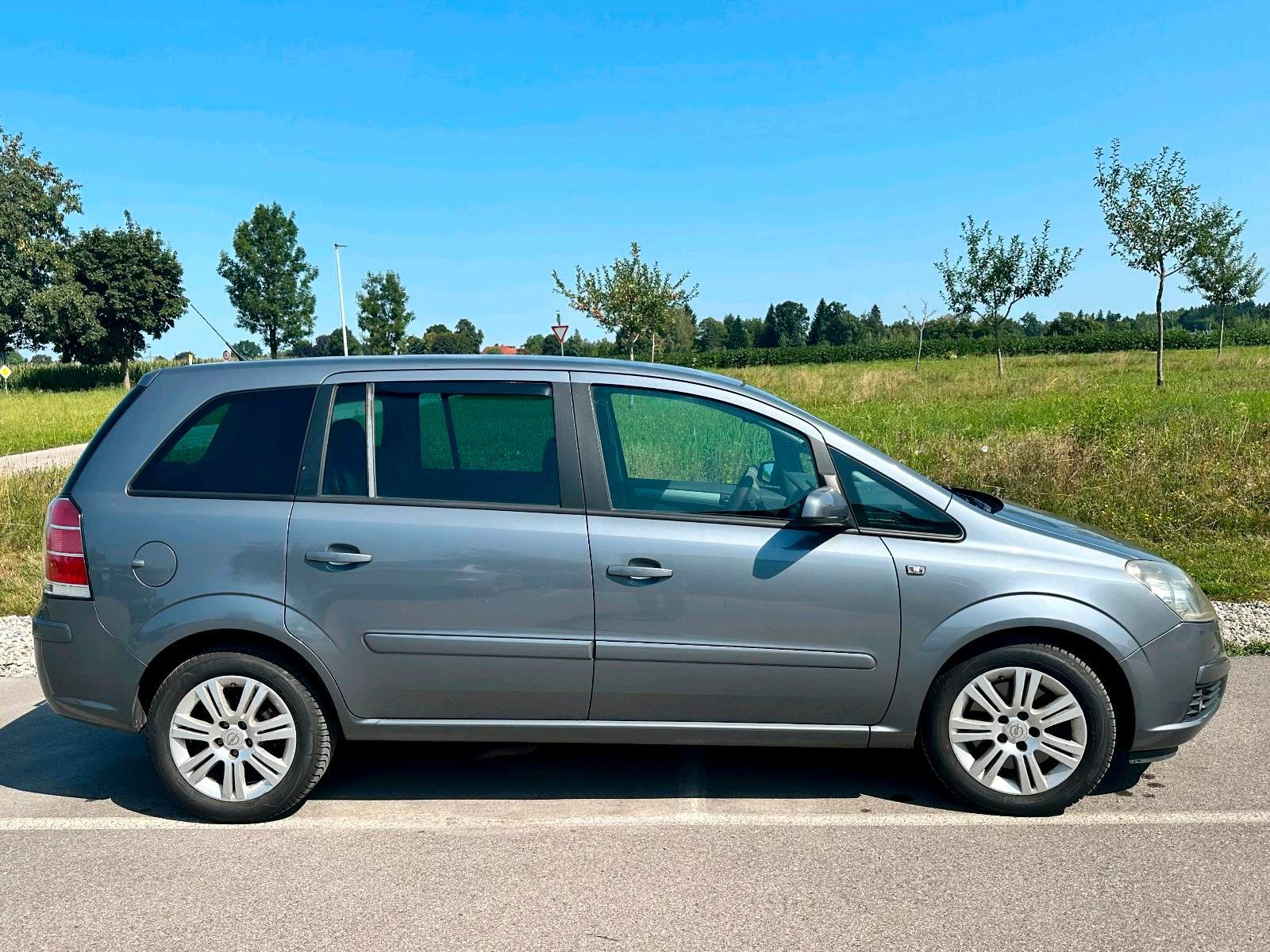 Opel Zafira 2006 — interior
