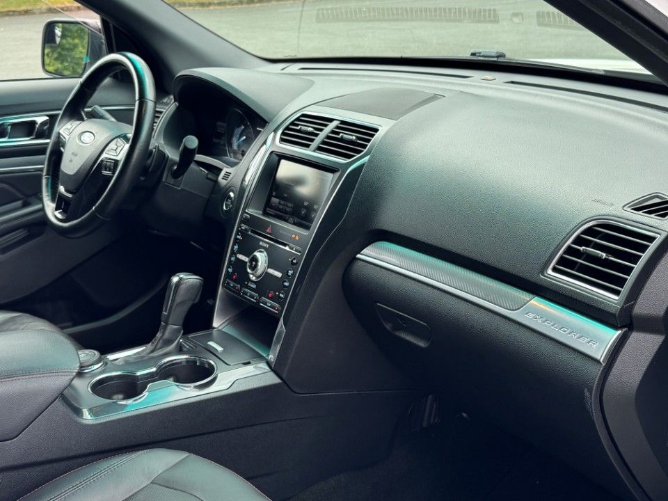 Fahrzeugabbildung Ford Explorer 3.5 Ecoboost 4x4 Sport Leder PDC