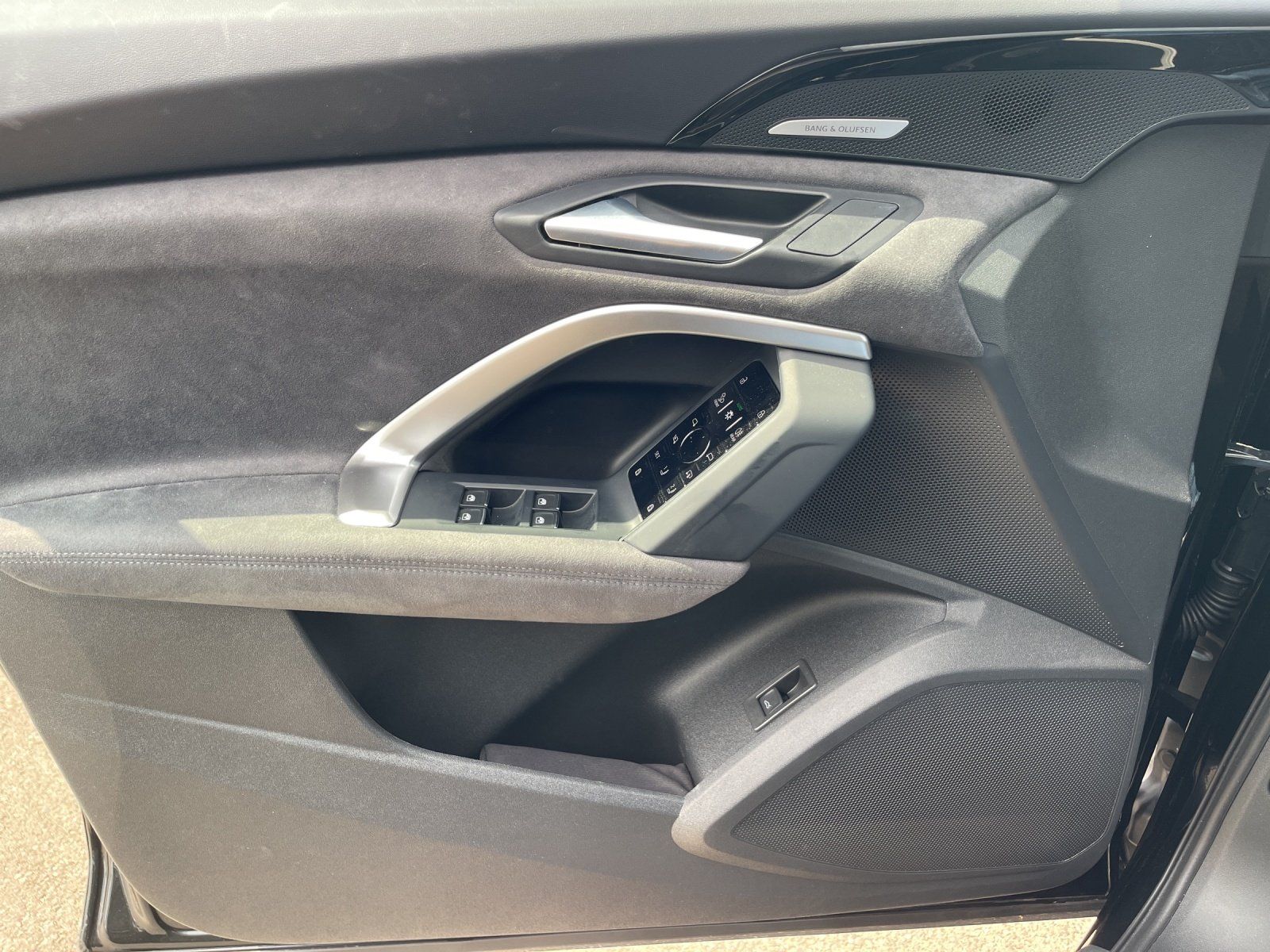 Fahrzeugabbildung Audi SQ5 3.0 TFSI quattro 360,AHK,HUD,Kamera,LED,Navi