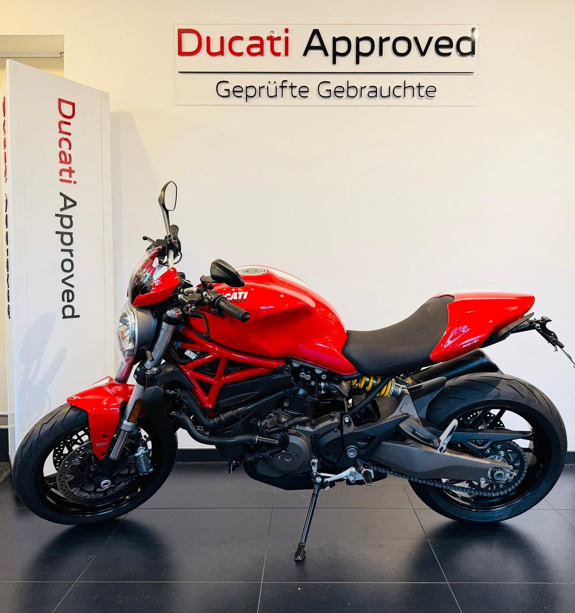 Ducati Monster 821 Stripe