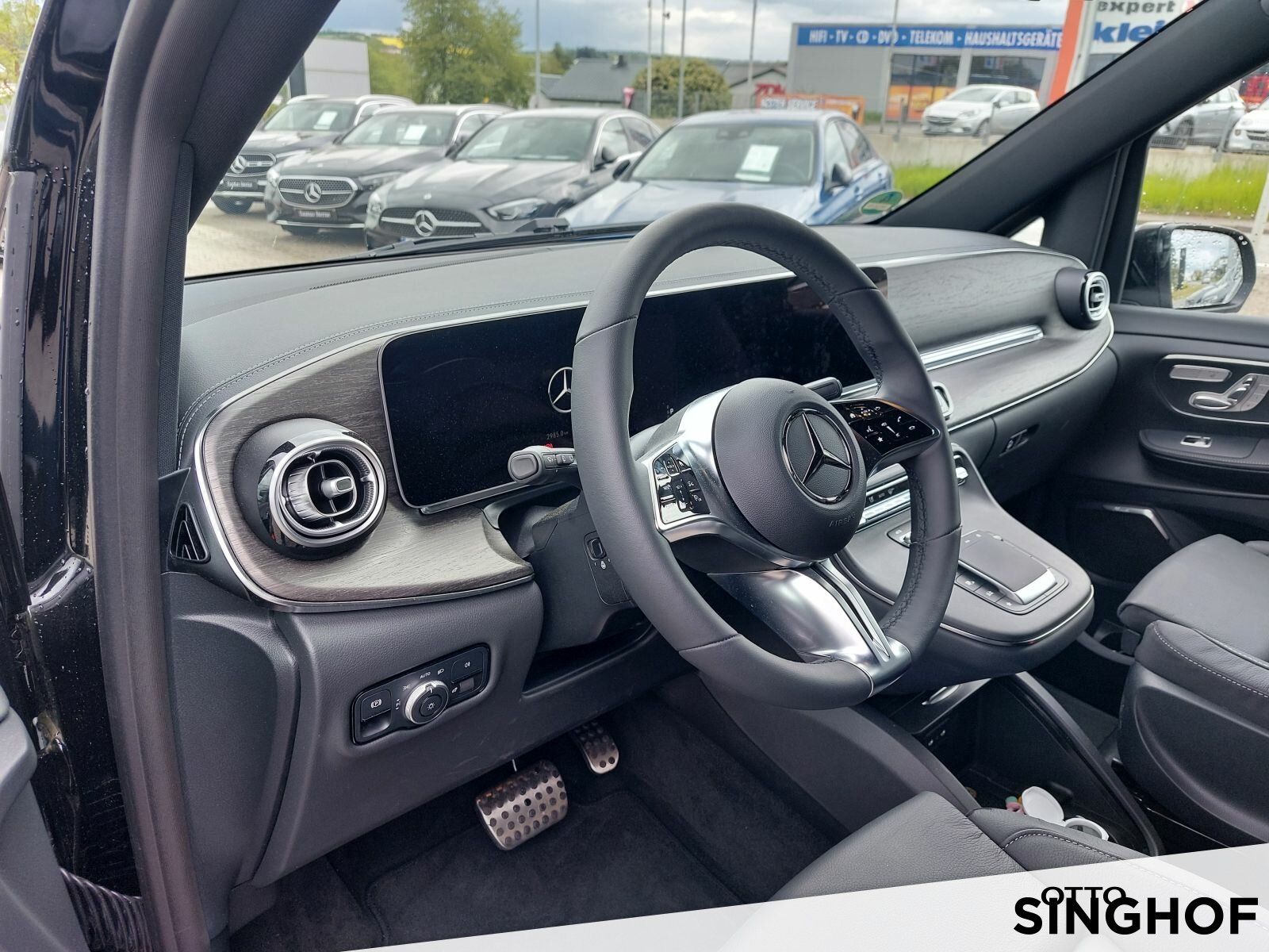 Fahrzeugabbildung Mercedes-Benz V 300 d AVANTGARDE Lang +AHK+360°+Distr+dyn.LED+