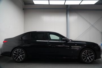 BMW 740 - 4