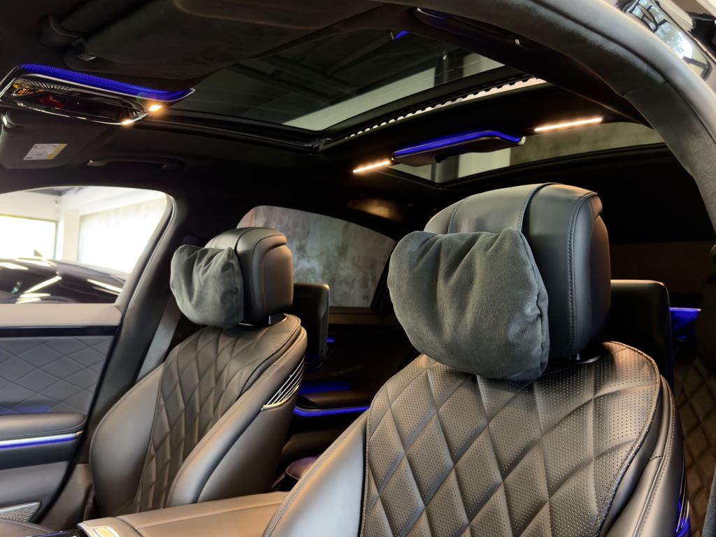 MERCEDES-BENZ S-Class 2023