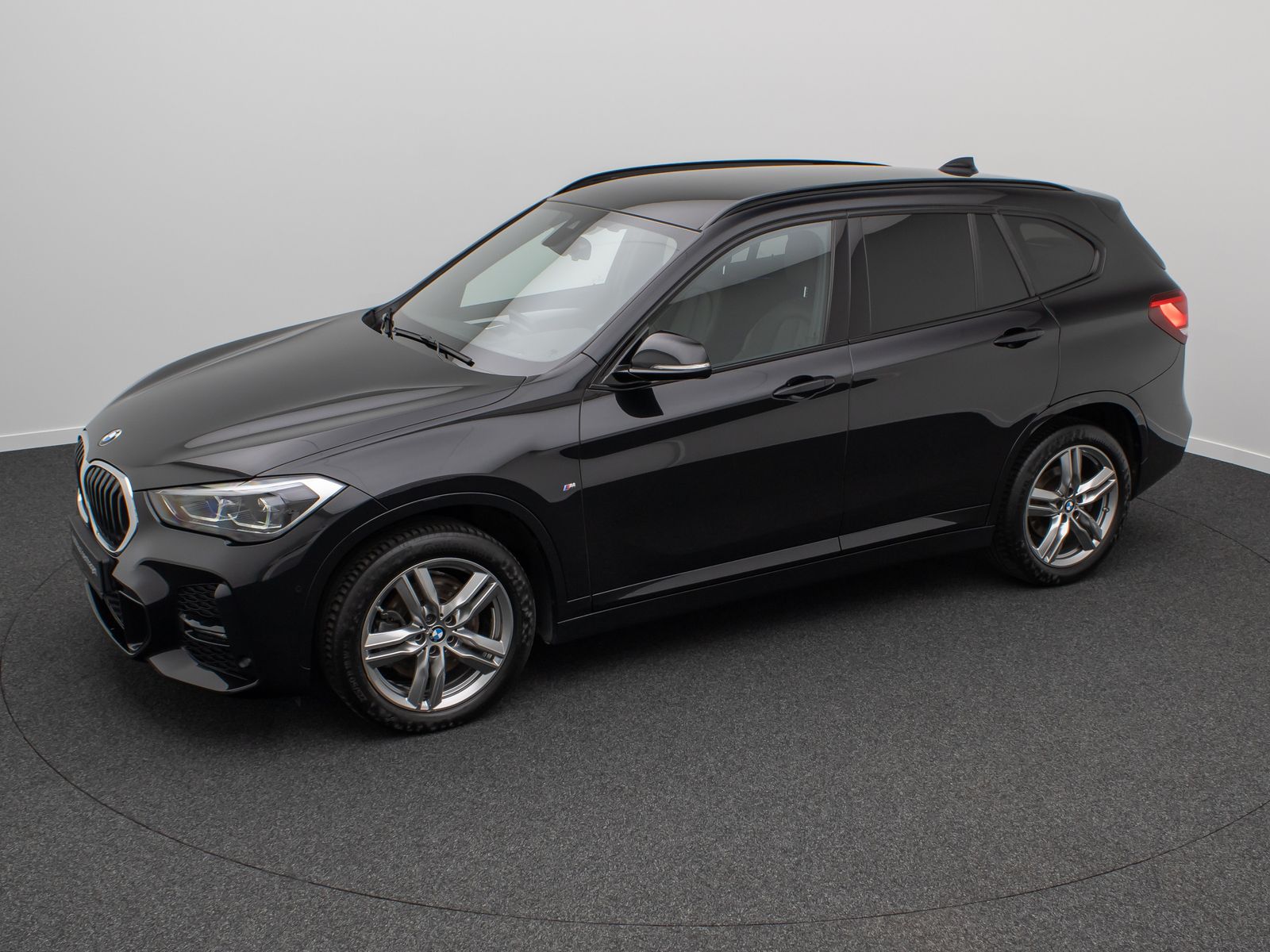 Fahrzeugabbildung BMW X1 xD20d M Sport Parkassist Lenkrhz HUD DAB HiFi