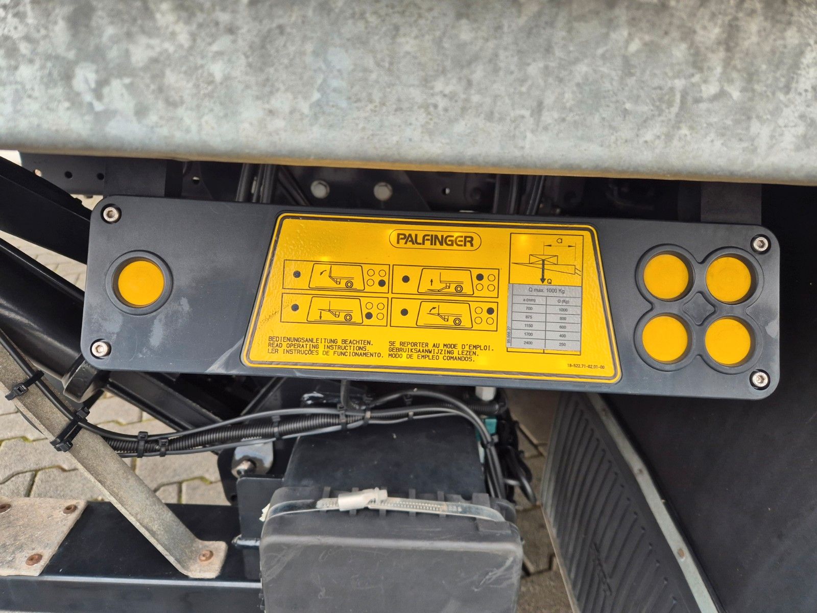 Fahrzeugabbildung Mitsubishi Canter 7C15 LBW Klima Navi Kamera AHK