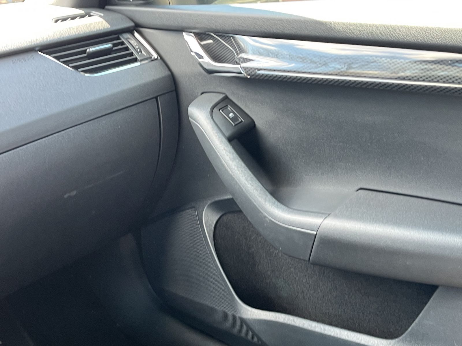 Fahrzeugabbildung SKODA Octavia 2.0 TSI*RS*DSG*SHZ*ACC*ViCo*Standheizung