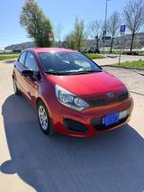 Kia Rio 1.2 Benziner 86 PS 125.000 km 2. Hand - Kia Rio: Kombi