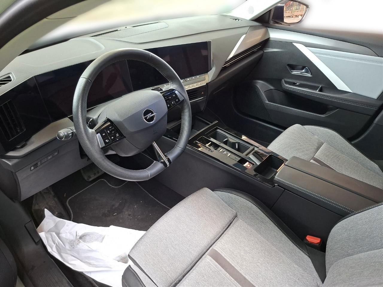 Fahrzeugabbildung Opel Astra L Lim. 1.6 HYBRID ELEGANCE NAVI/LED/KAMERA