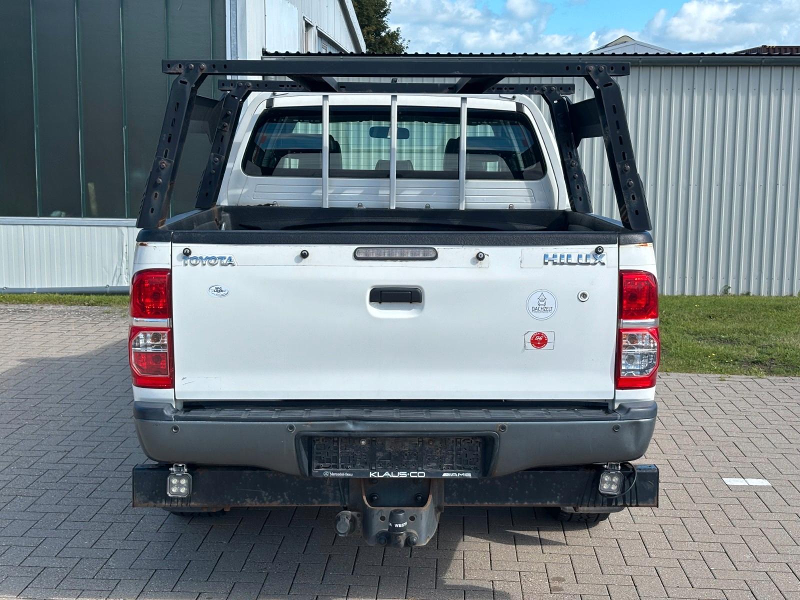 Toyota Hilux Double Cabine 2.5 144ch BVM - Carnet entretien - Attelage - Pneus toutes saisons