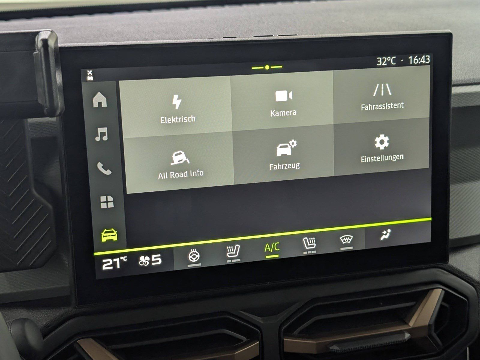 DACIA Duster  Extreme Hybrid-G 150 4x4 Technik – Bild 28