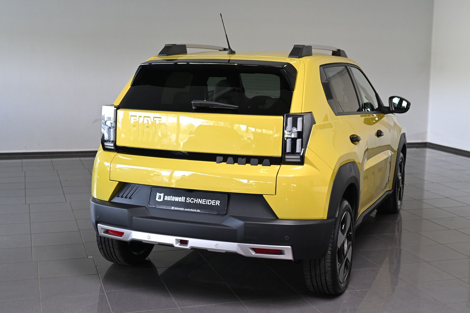Fiat Grande Panda Elektro La Prima Navigation LED 17" imagem 2