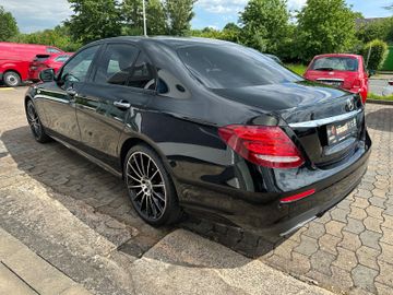 Fahrzeugabbildung Mercedes-Benz E 350 d Lim. 4Matic AMG Line Pano 20"