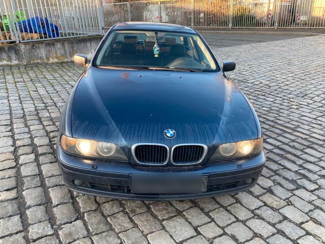 BMW E39 BMW 520d 136ps tüv 10/2025. Xenon, Anh...