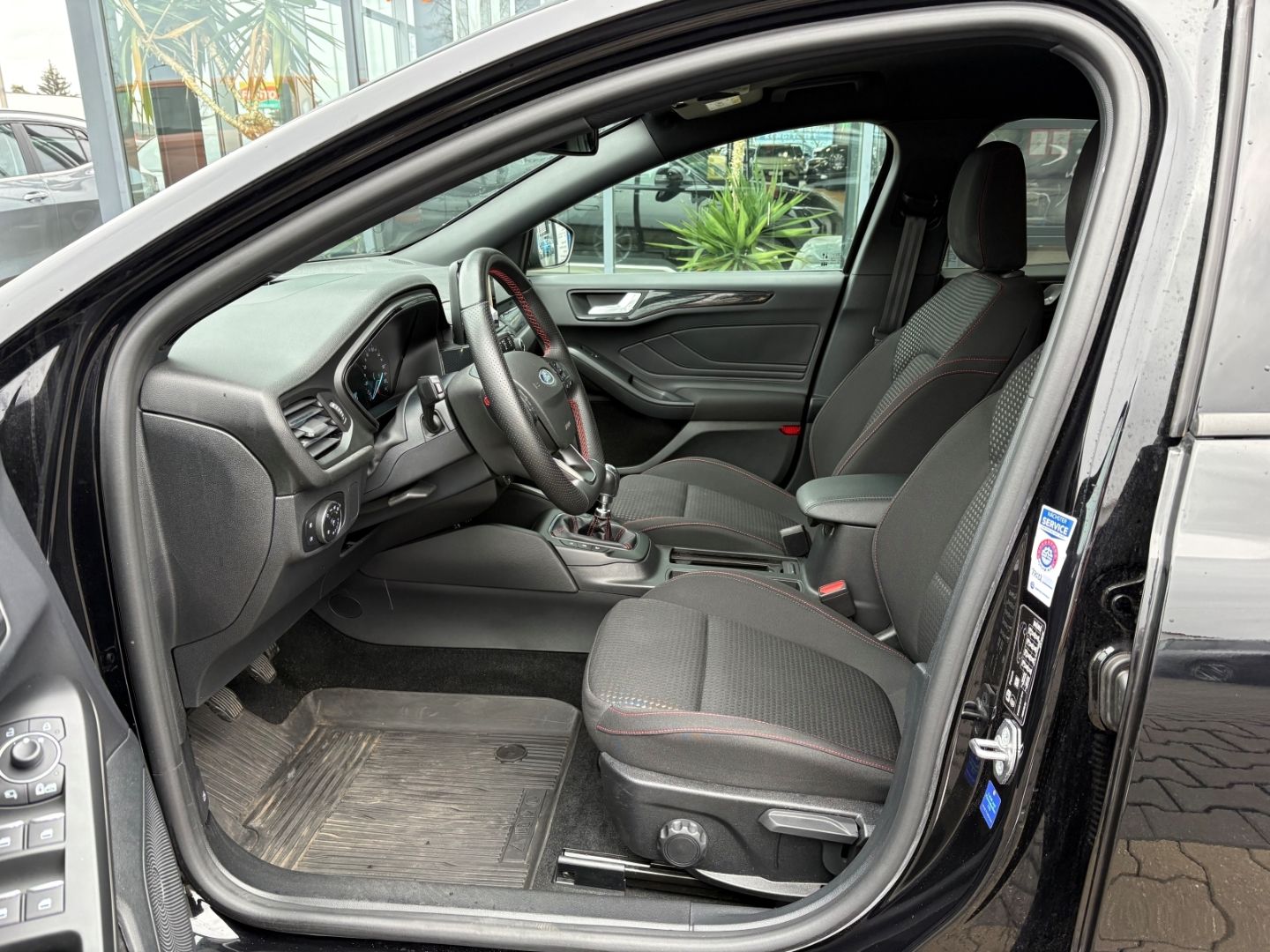 Fahrzeugabbildung Ford Focus Turnier ST-Line SpurhalteASS LED Kamera