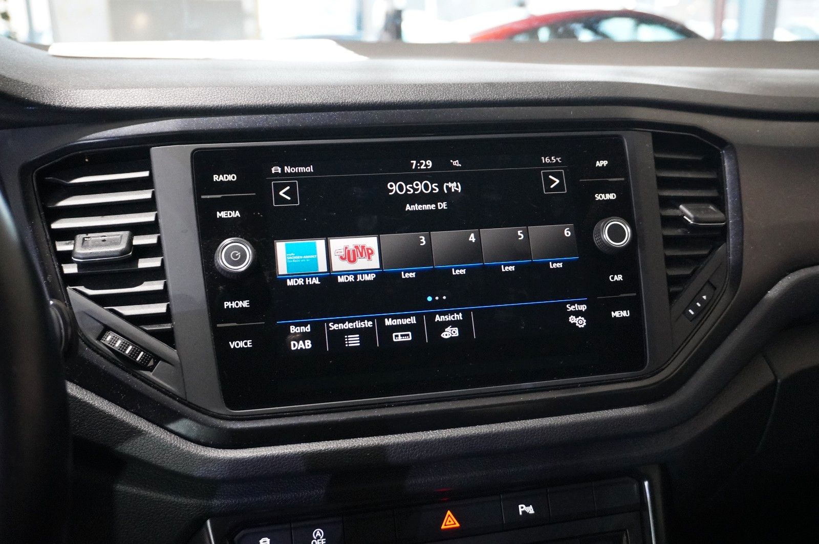 Fahrzeugabbildung Volkswagen T-Roc 1.0 TSI NAVI/LED/SHZ/PDC/NEBEL/KLIMA/DAB+