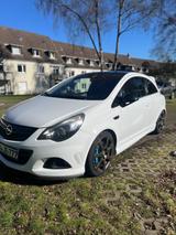 Opel Corsa D OPC Nürburgring Edition OPC 1.6 Turbo - Opel Corsa OPC-Nürburgring-Edition mit Benzin-Antrieb