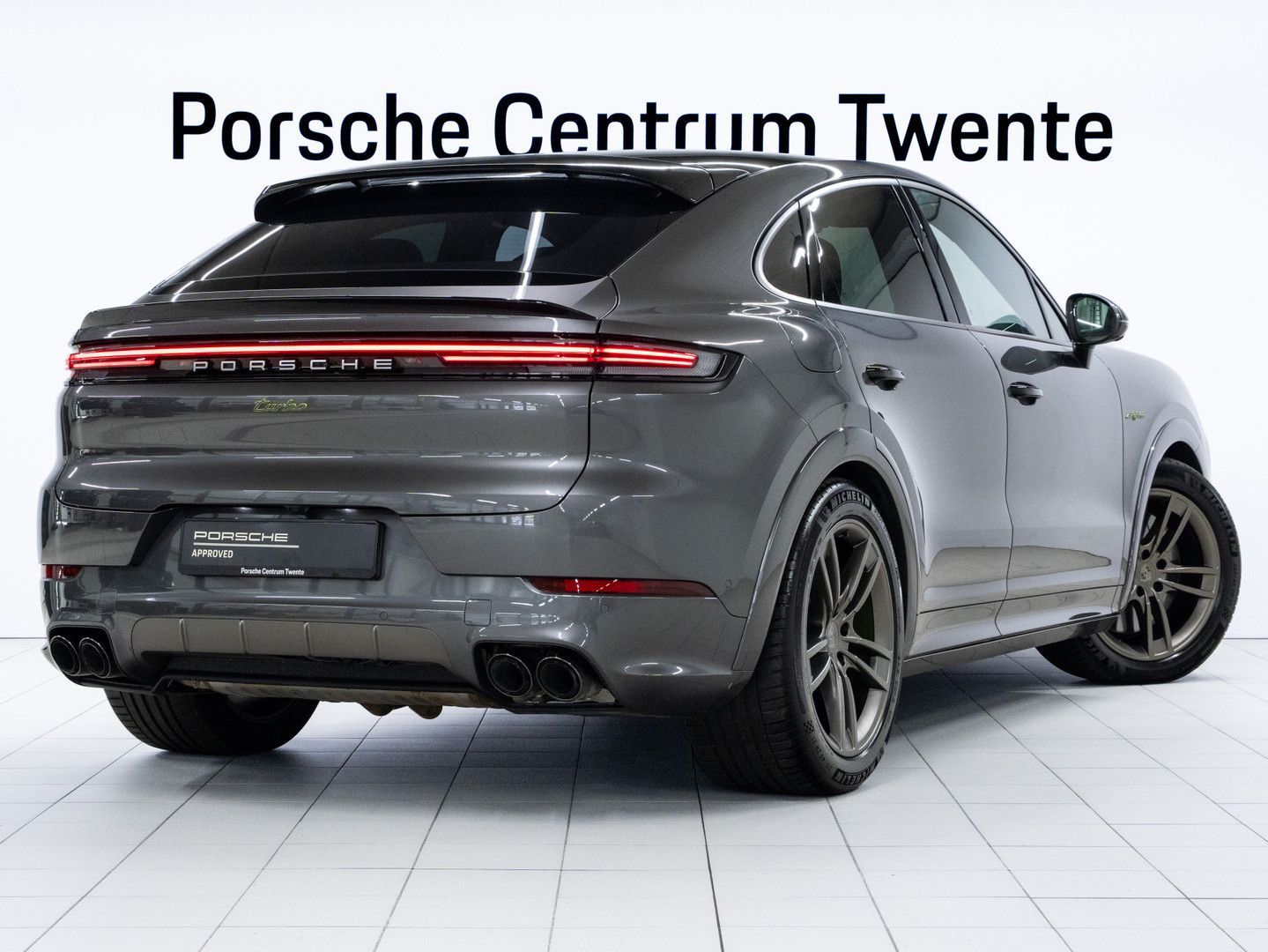 Porsche Cayenne Turbo E-Hybrid Coupé Sport Design imagem 3