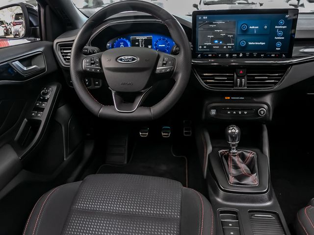 Ford Focus Turnier ST-Line X PANO AHK schwenkbar RFK