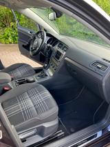 Volkswagen Golf 1.6 TDI 4MOTION BMT LOUNGE LOUNGE - mit Diesel-Antrieb: Violett