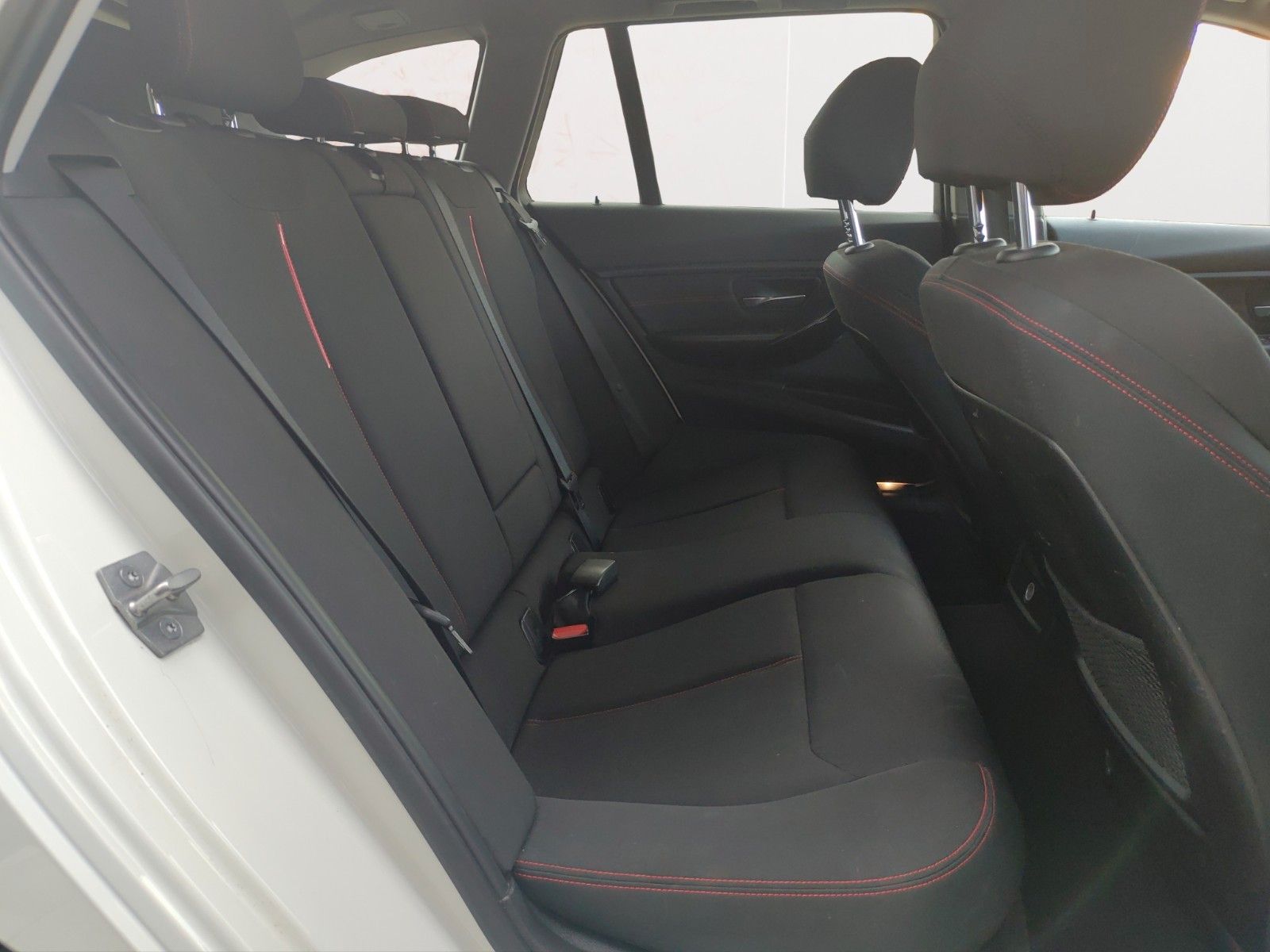 Fahrzeugabbildung BMW 335 Baureihe 3 Touring 335d xDrive