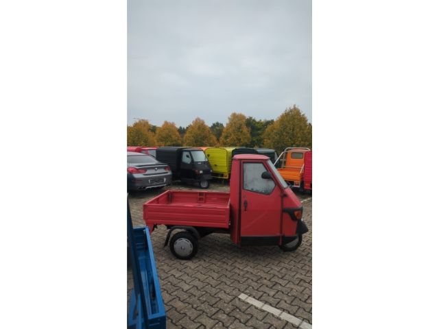 Fahrzeugabbildung Piaggio Ape 50 Pritsche rot, auch als 25kmh erhältlich*