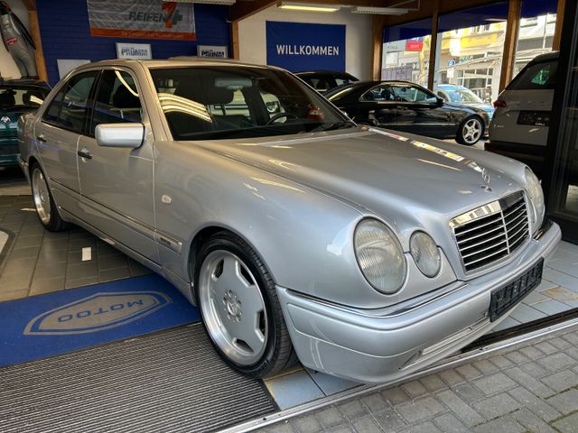 Mercedes-Benz E 320 Elegance AMG-STYLING