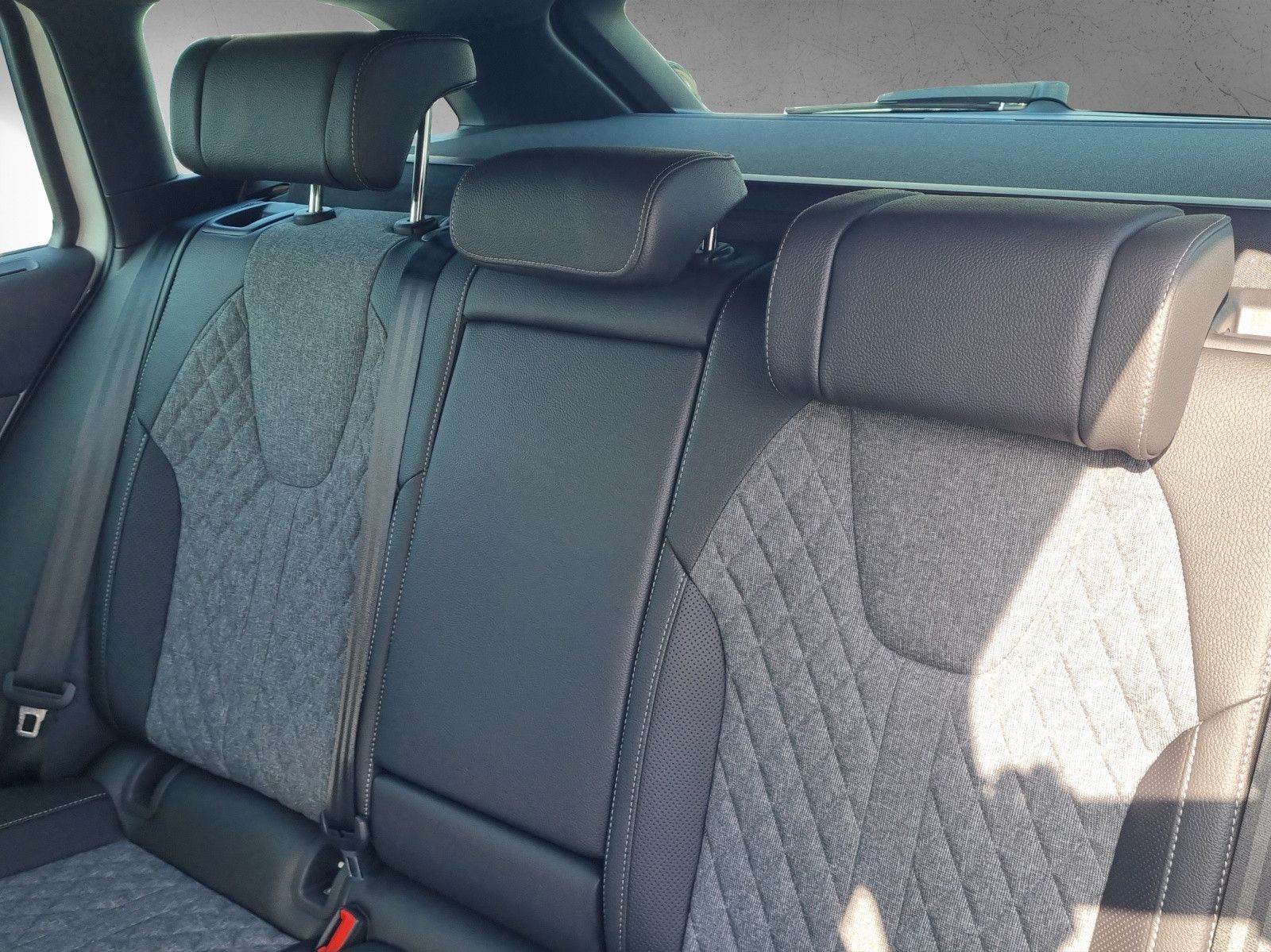 Fahrzeugabbildung SKODA Octavia Combi Sportline AHK PANO STANDHEIZUNG
