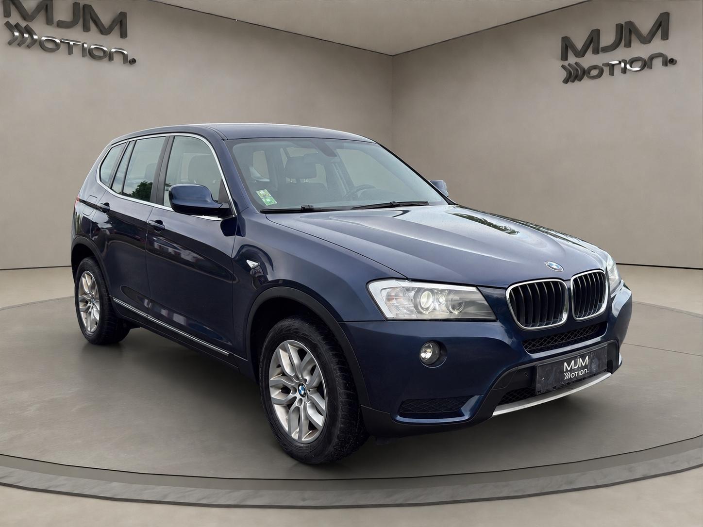BMW X3 xDrive 20 i Navi Tempomat AHK Xenon PDC