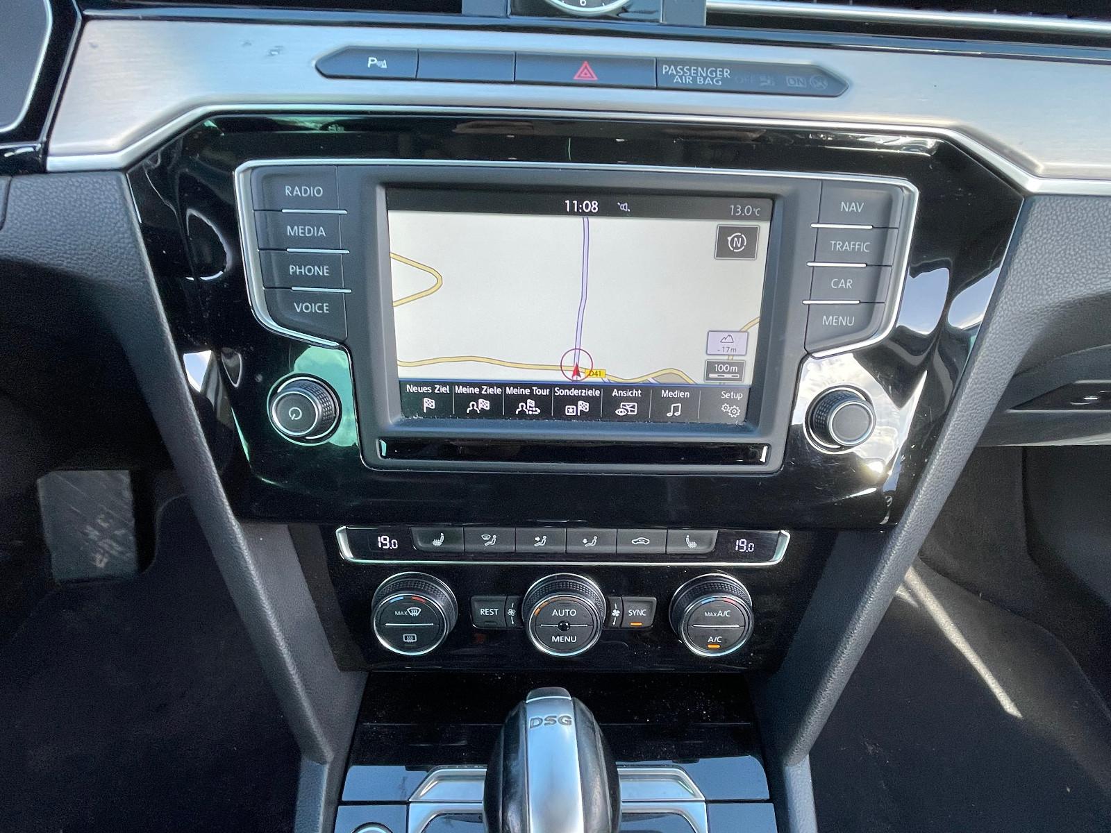 Volkswagen Passat 2015 — photo 35