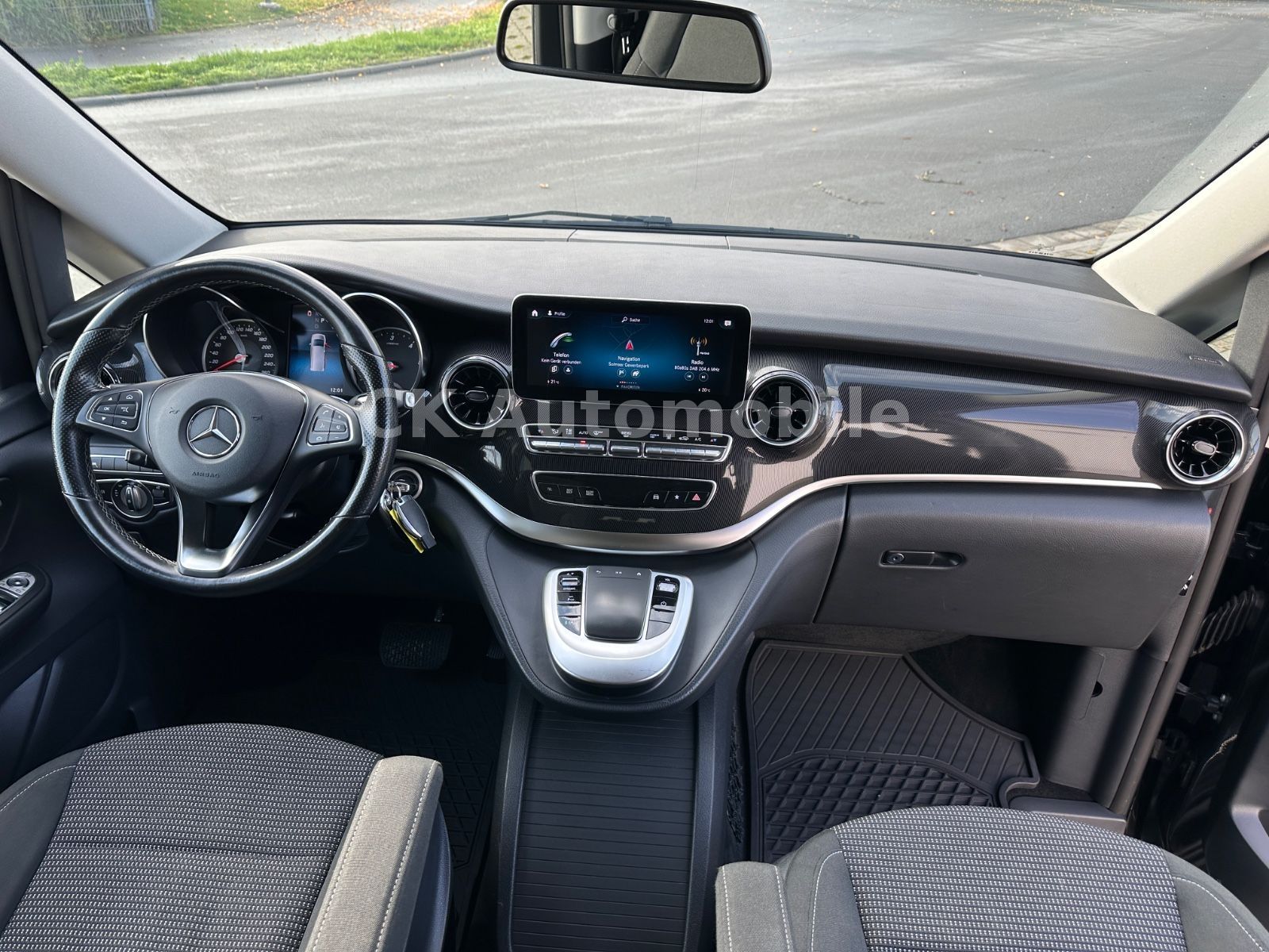 Fahrzeugabbildung Mercedes-Benz V 300d EDITION Kompakt/5 Sitze/Navi/LED/AHK