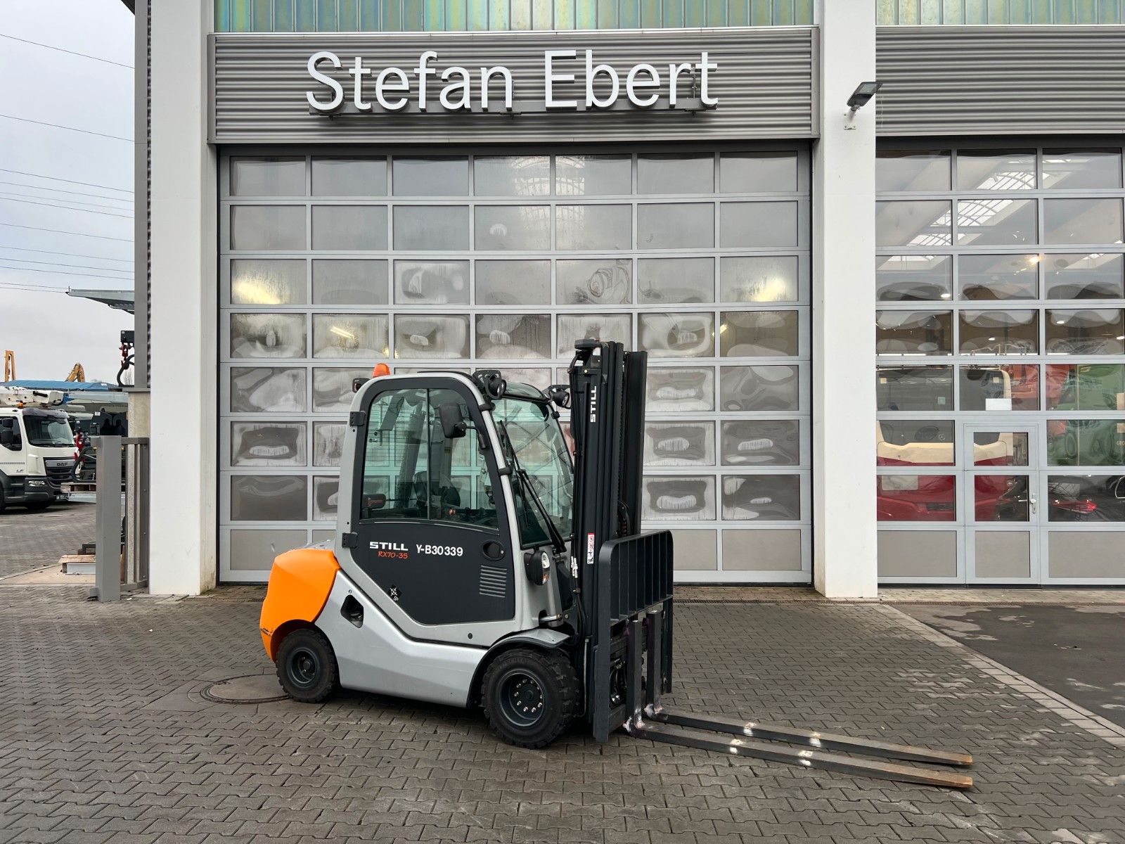 Fahrzeugabbildung Still RX70-35 / Triplex: 4.80m / nur 325h / SS / Waage