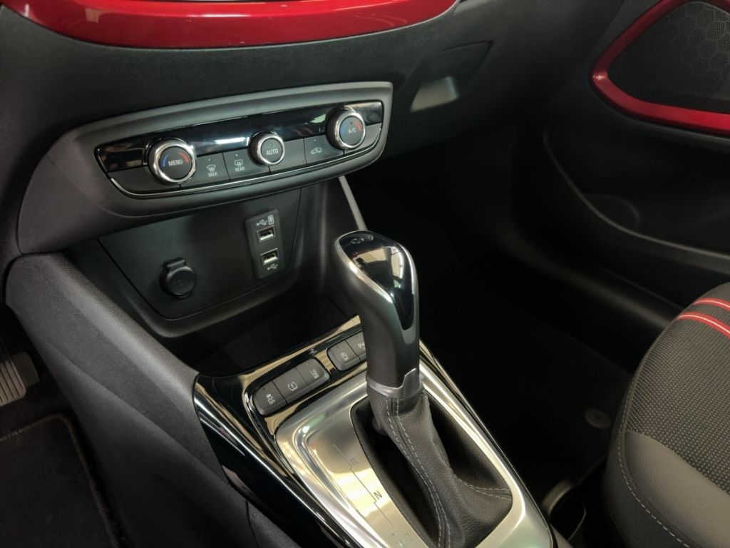 Fahrzeugabbildung Opel Crossland GS AUTOMATIK  RÜCKFAHRK.  KEYLESS