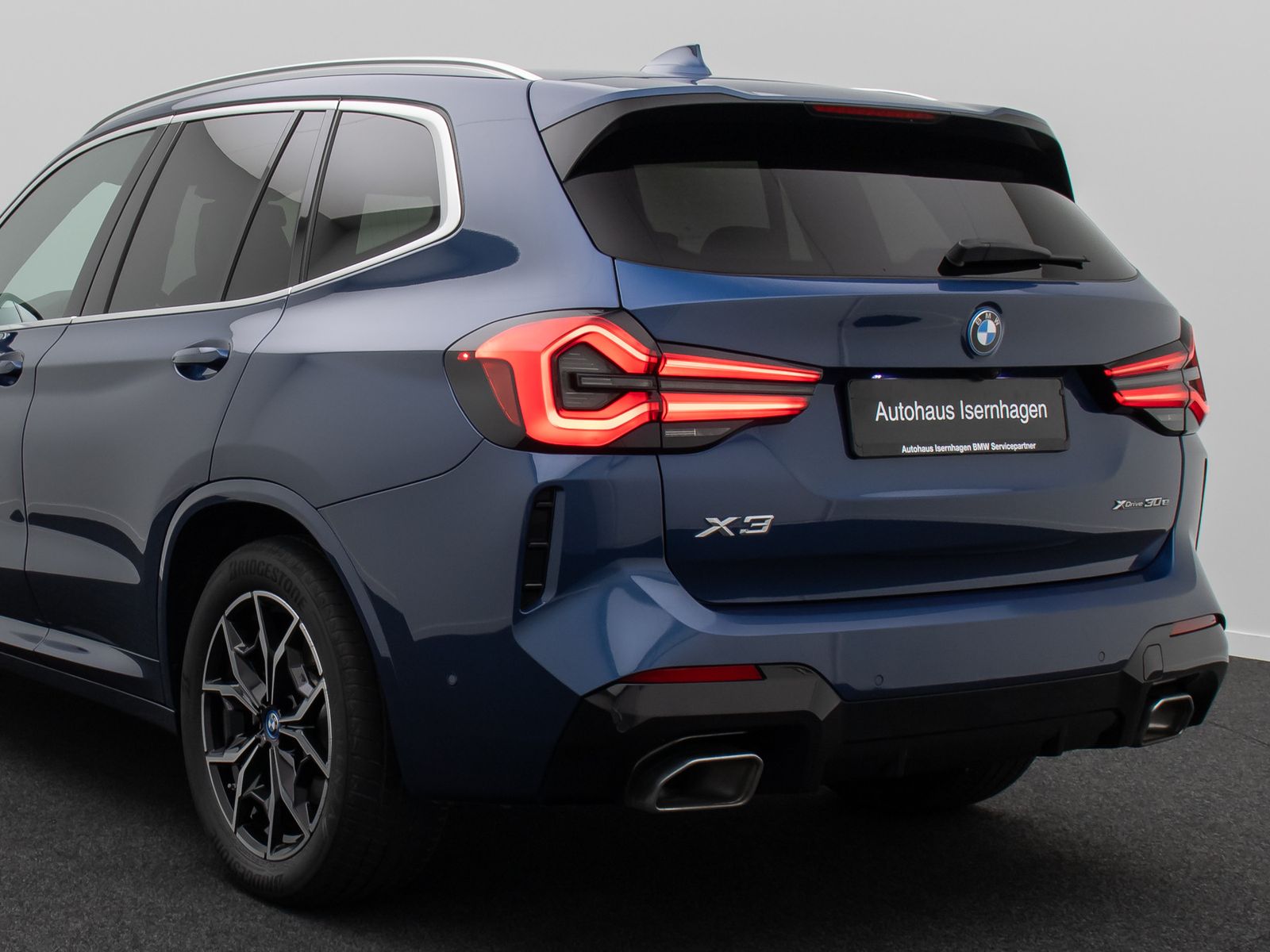 Fahrzeugabbildung BMW X3 xD30e M Sport HiFi 360&deg;HUD DAB Komfort 19Zoll