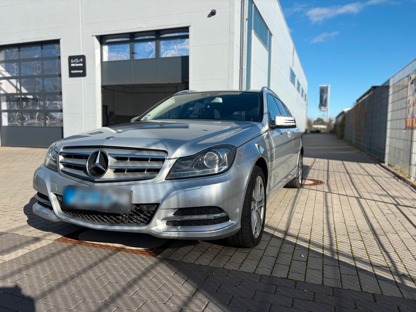 Mercedes-Benz C220, 2012
