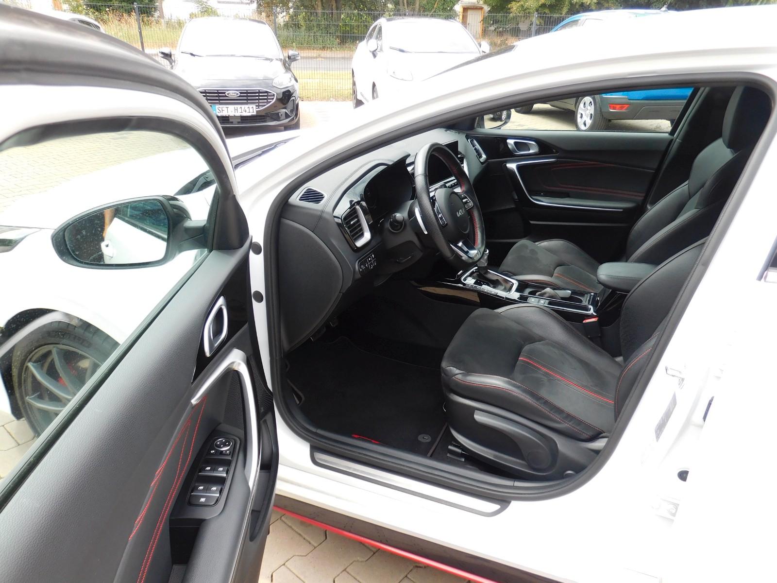 Kia ProCeed 1.6T-GDI DCT7 GT*LED*NAV*KAM*ACC
