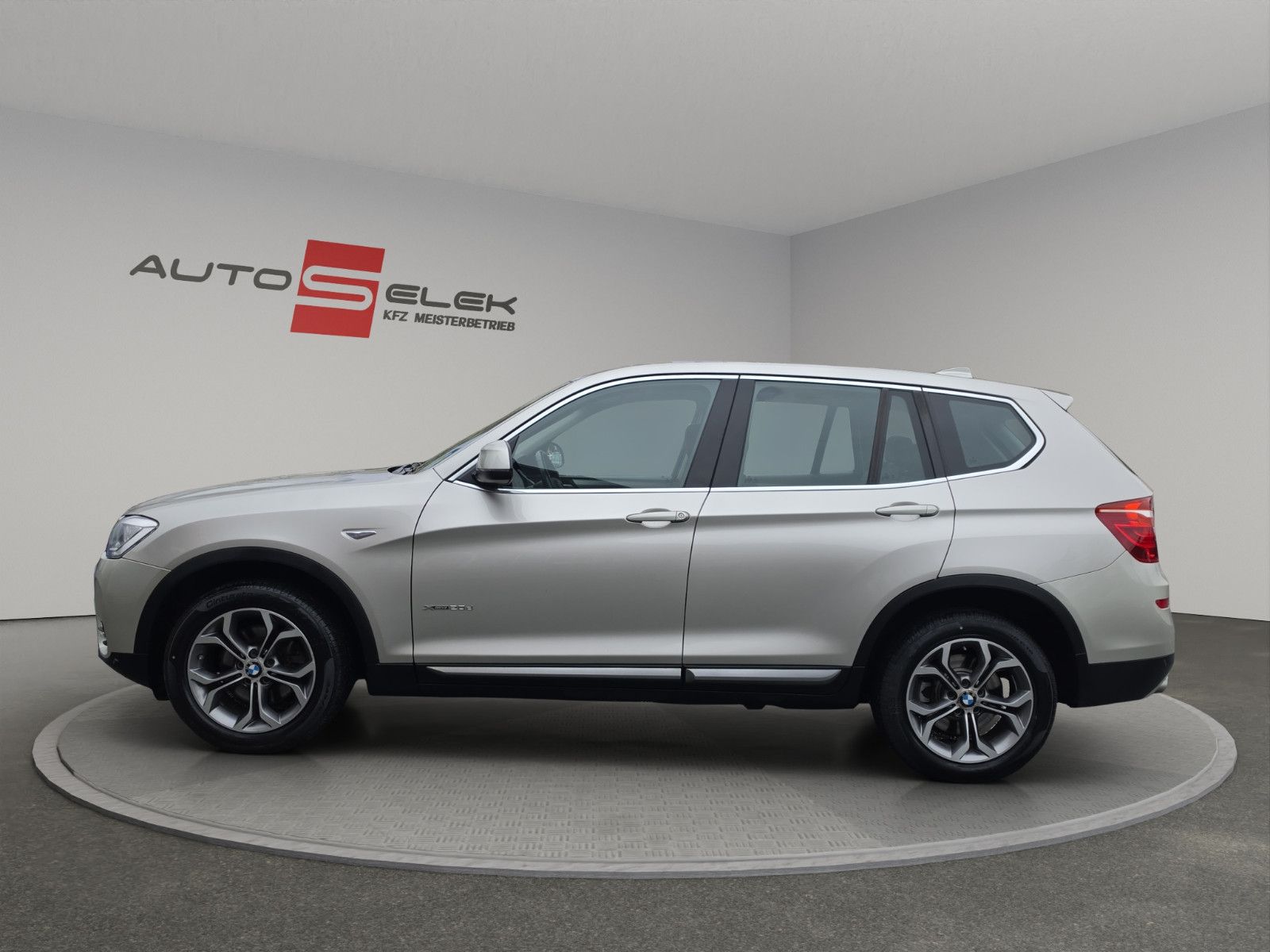 Fahrzeugabbildung BMW X3 xDrive20d AUT. AUS 1.HAND LEDER NAVI KAMERA