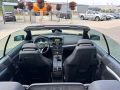 Fahrzeugabbildung Mercedes-Benz E 200 Cabriolet Avantgarde *SHZ*TEMP*NAVI*KLIMA*